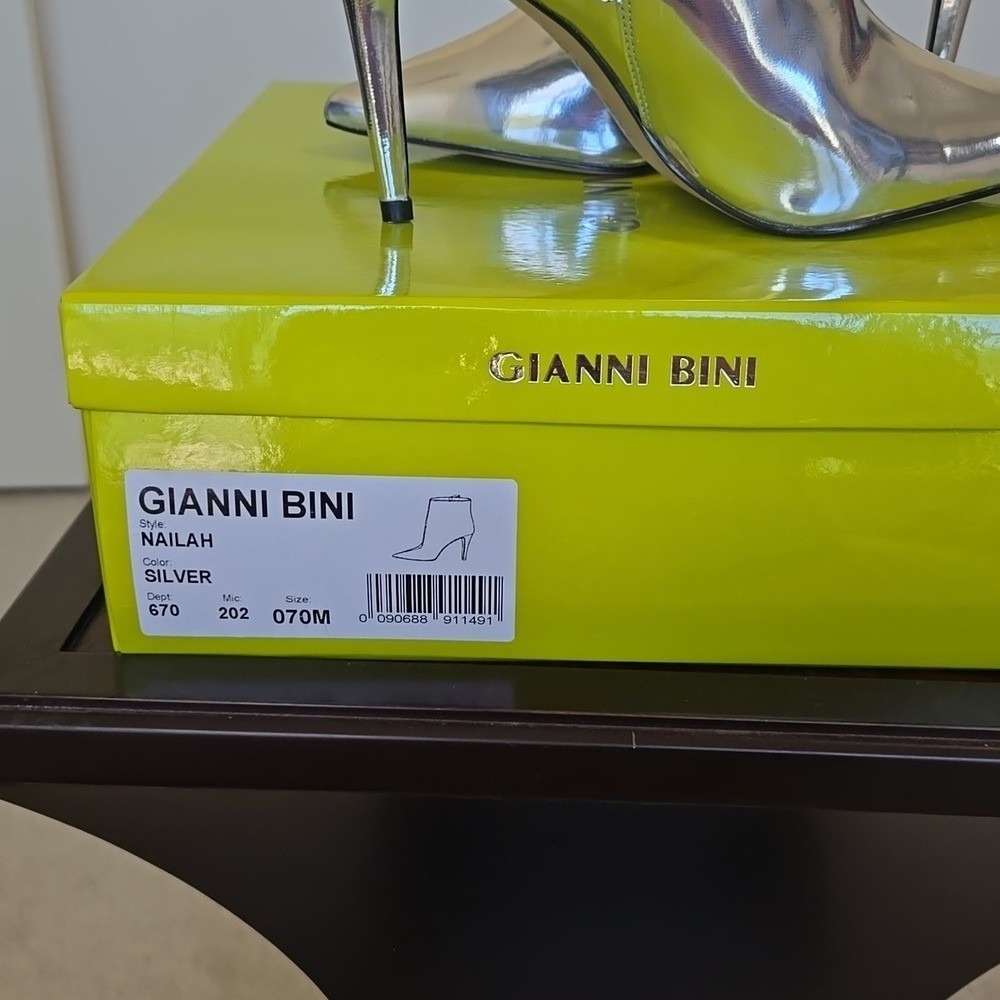 Gianni Bini Nailah Booties, Women's Size 7M Silver NWT - Picture 6 of 6